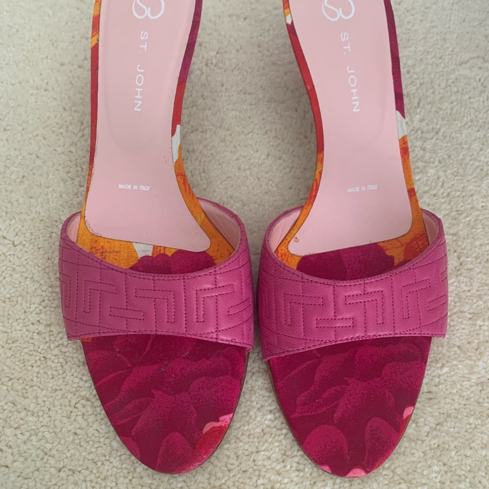 St. John Simon Sandal Quilted Napa